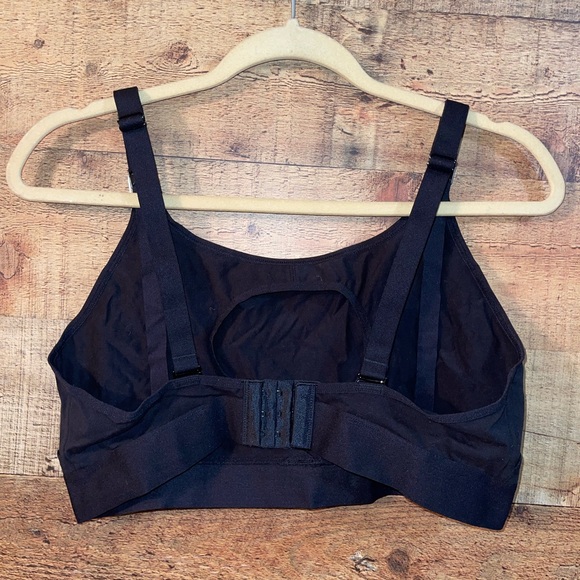 Momcozy Hands Free Pumping And Nursing Bra - Picture 6 of 7